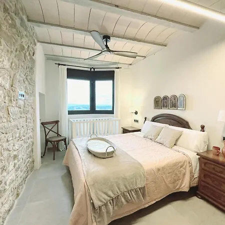 Holiday home Cal Roseto Con Jacuzzi Selvanera
