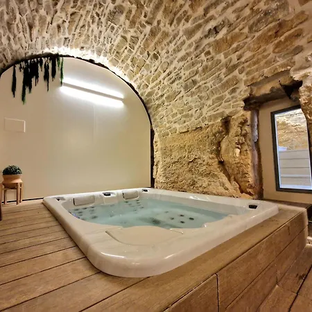 Holiday home Cal Roseto Con Jacuzzi