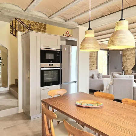 Holiday home Cal Roseto Con Jacuzzi