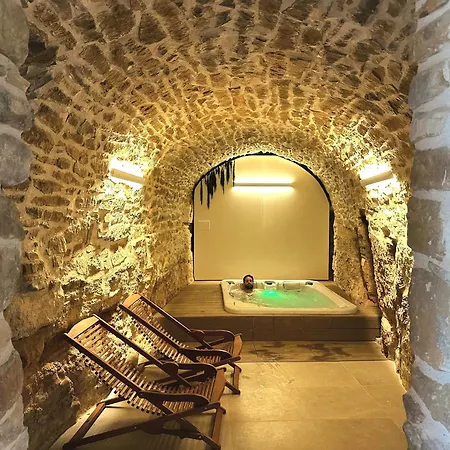 Holiday home Cal Roseto Con Jacuzzi *