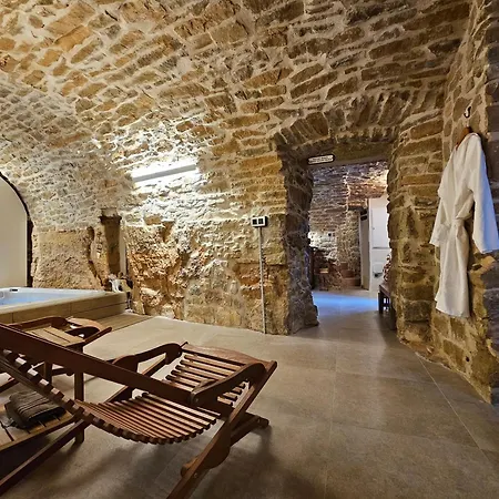 Holiday home Cal Roseto Con Jacuzzi Selvanera