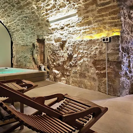 Holiday home Cal Roseto Con Jacuzzi